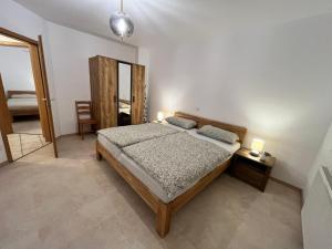 Helle & Traumhafte Zentrale Apartment mit Zwei Balkonen