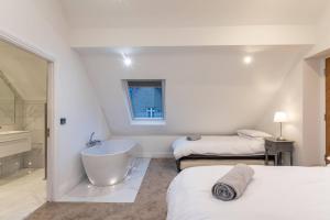 The Coach House by Ashgrove Leisure