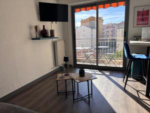 Studio rénové marche Forville Cannes