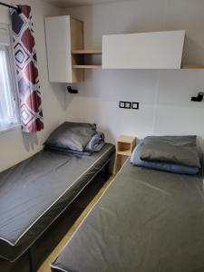 MH h007 3chambres et 1 sale de bain dans camping 4 étoiles