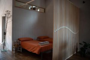 Spacious Studio, lake view and bath img22