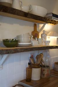 Cosy Canal-side lodge with log burner