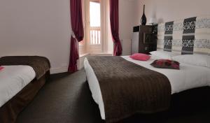 Hotels Hotel Des Bains : photos des chambres