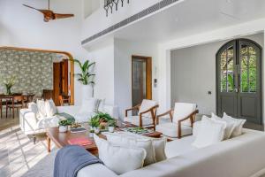 La Stella - Spectacular Spaces 4BHK in Assagoan