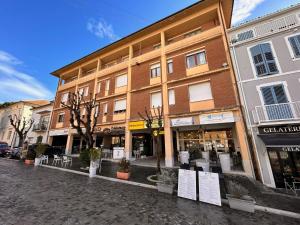 TRILO ANTONIO ampio appartamento in centro a Numana