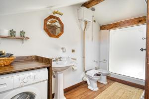 Atelier Navigli - Elegant Loft with Canal View