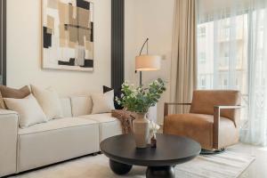 Silkhaus Vacation Homes New 1BDR Stay at Dubai Production City in Centrium Tower