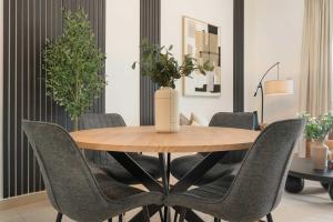 Silkhaus Vacation Homes New 1BDR Stay at Dubai Production City in Centrium Tower