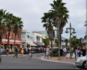 The Golden Palm Mins to Eastport Square and Middleton With Electric Golfcart