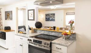 City Oasis and Spa Close to Beaches