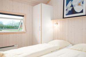 Resort 2 Surfers Residence E 8