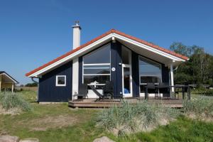 Resort 2 Beach House B 76