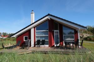 Resort 2 Beach House B 125