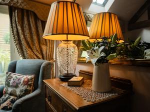 Helmsley Garden Cottage & Railway Carriage