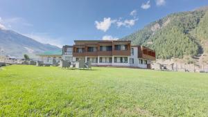Hotel Sonamarg Glacier