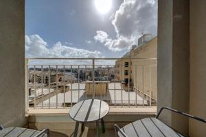 One Bed - Spinola Bay Views in Paceville St Julians