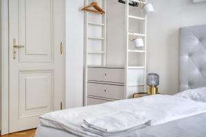 Grébovka Parkside Apartment by Rentez