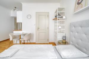 Grébovka Parkside Apartment by Rentez