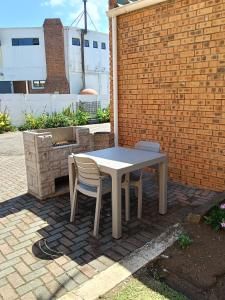 6 Bayview Seaside Apartment