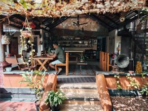 Ambadis villa -Lake view resort
