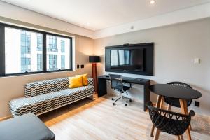 Studio em Hotel com Vaga e Limpeza Diária - M1013