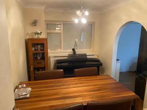 2 tall Elms Close Bromley