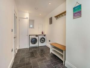 4 Bed in Ilfracombe oc-87619