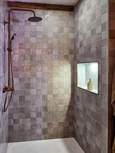 Chambre Cocooning avec accès jacuzzi et sauna