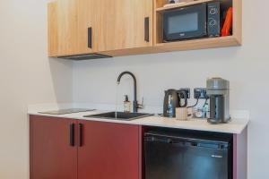 The Cardiff Hub 1BR Apartment with Parking Central Location