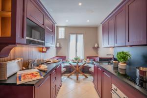 Canaletto Apartment with Canal View in Dorsoduro