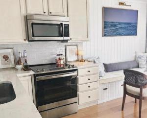 Direct Oceanfront King & Steps to Beach