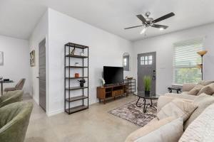 NEW Temple 12 BD Contractor & Group Friendly