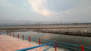 Advaitam Ganga & Hill View Homestay by the Ganges Ghat - Luxury 3 BHK