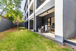 Modern Hillside Studio Apartment - 502 Kayman