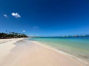 Tropical 2 Bedroom Villa with Private Garden - Resort Beach Access - Bávaro, Punta Cana