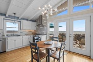 Panoramic Oceanfront Views in the Heart of OKI