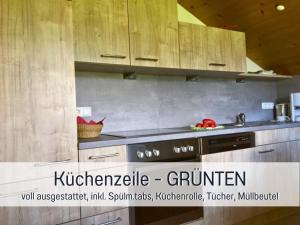 Bauernhof Finkel - Ferienwohnungen mit Balkon - Bergsicht - Traktor mitfahren - Tiere streicheln - entspannter Familienurlaub - zentrale Lage nahe Oberstdorf