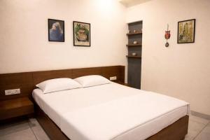 BLISS - by Nirvana - Spacious 3BHK in DLF Phase II