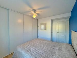 Plein coeur de Saint Raphael acces mer, parking et terrasse