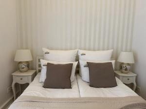 Old Town św Jana by Downtown Apartments