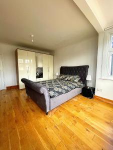 Bright and Spacious Large House near Crystal Palace