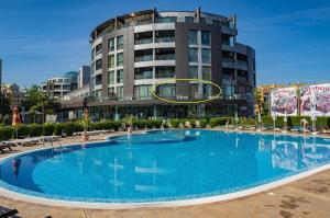 Sunny Beach Plaza Cozy Apartament with Terrace by Menada