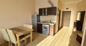 Sunny Beach Plaza Cozy Apartament with Terrace by Menada