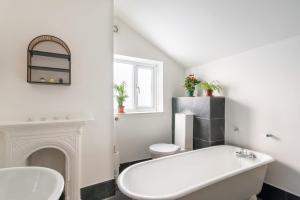 Arty House with Garden in Central Bristol