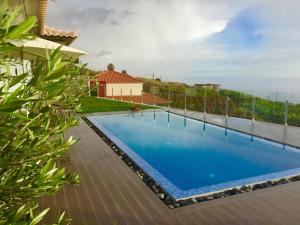 Villa Pinheira III heated pool