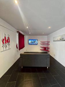 Red House 12