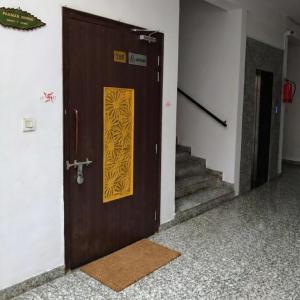 2BHK Apartment with Balcony - Near City Palace