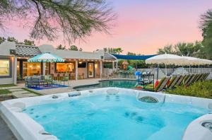 Fun-Filled Oasis - Pool Pickleball Games Galore