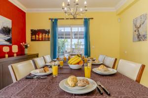 #343 Villa with Pool & Jacuzzi by Home Holidays