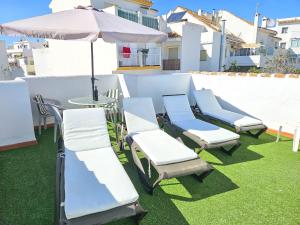 3 Bed Townhouse roof terrace 100m to the beach